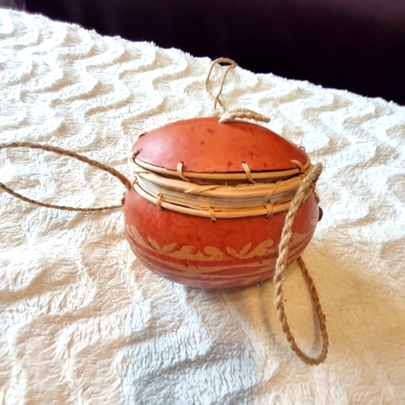 Vintage Hand Carved and Jute Hand Sewn Coconut Shell Purse - Picture 2 of 6